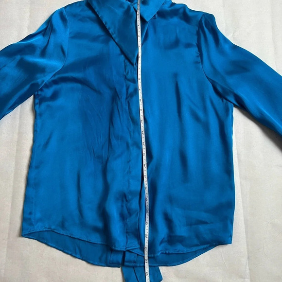 NEW Zara Size Medium Satin Effect Blouse Royal Blue Open back long Sleeve Sz XS - Picture 8 of 9